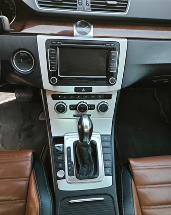 Volkswagen Passat cena 38999 przebieg: 260290, rok produkcji 2012 z Ustroń małe 106